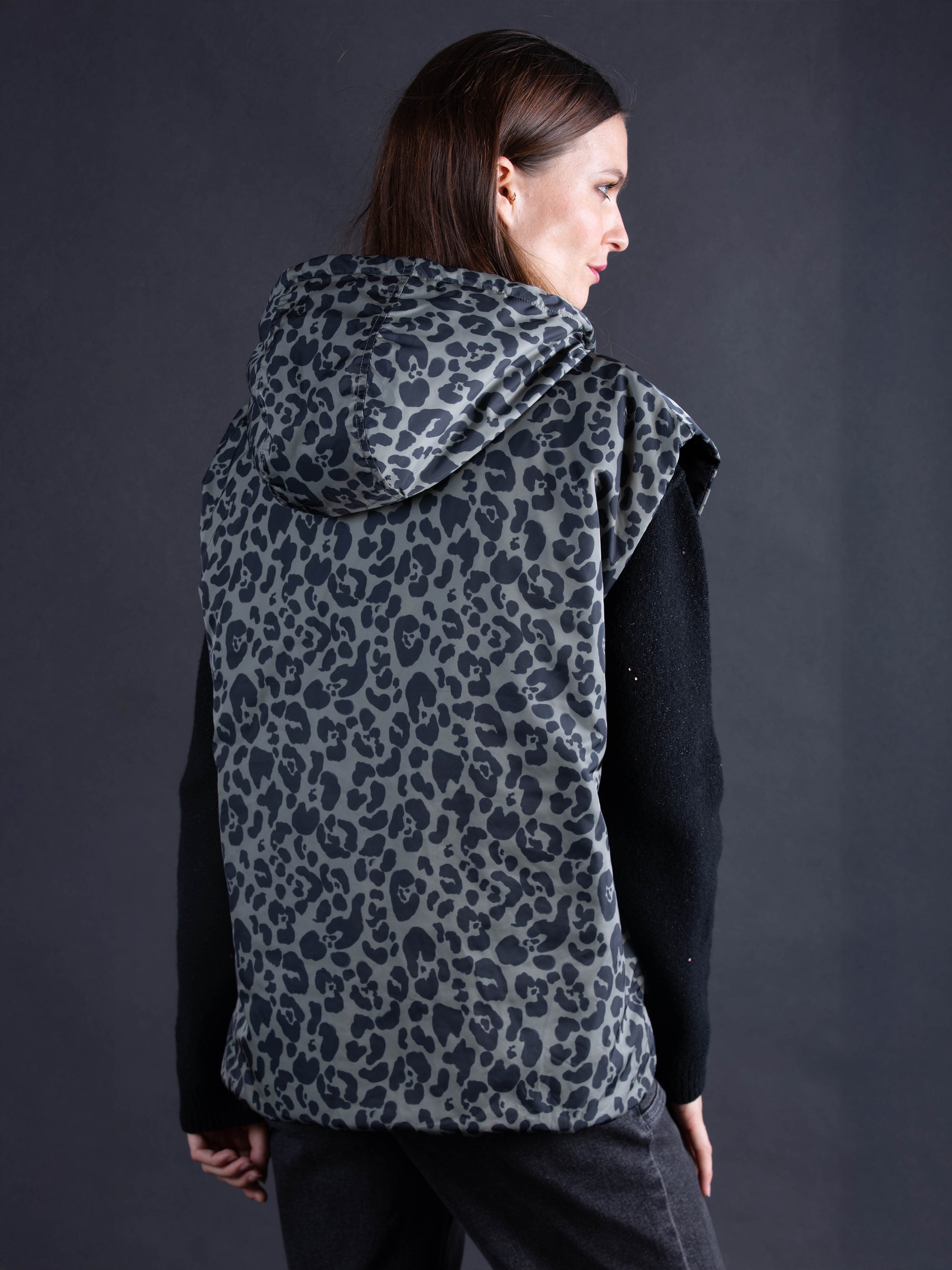 Printed Sleeveless Quilted Jacket