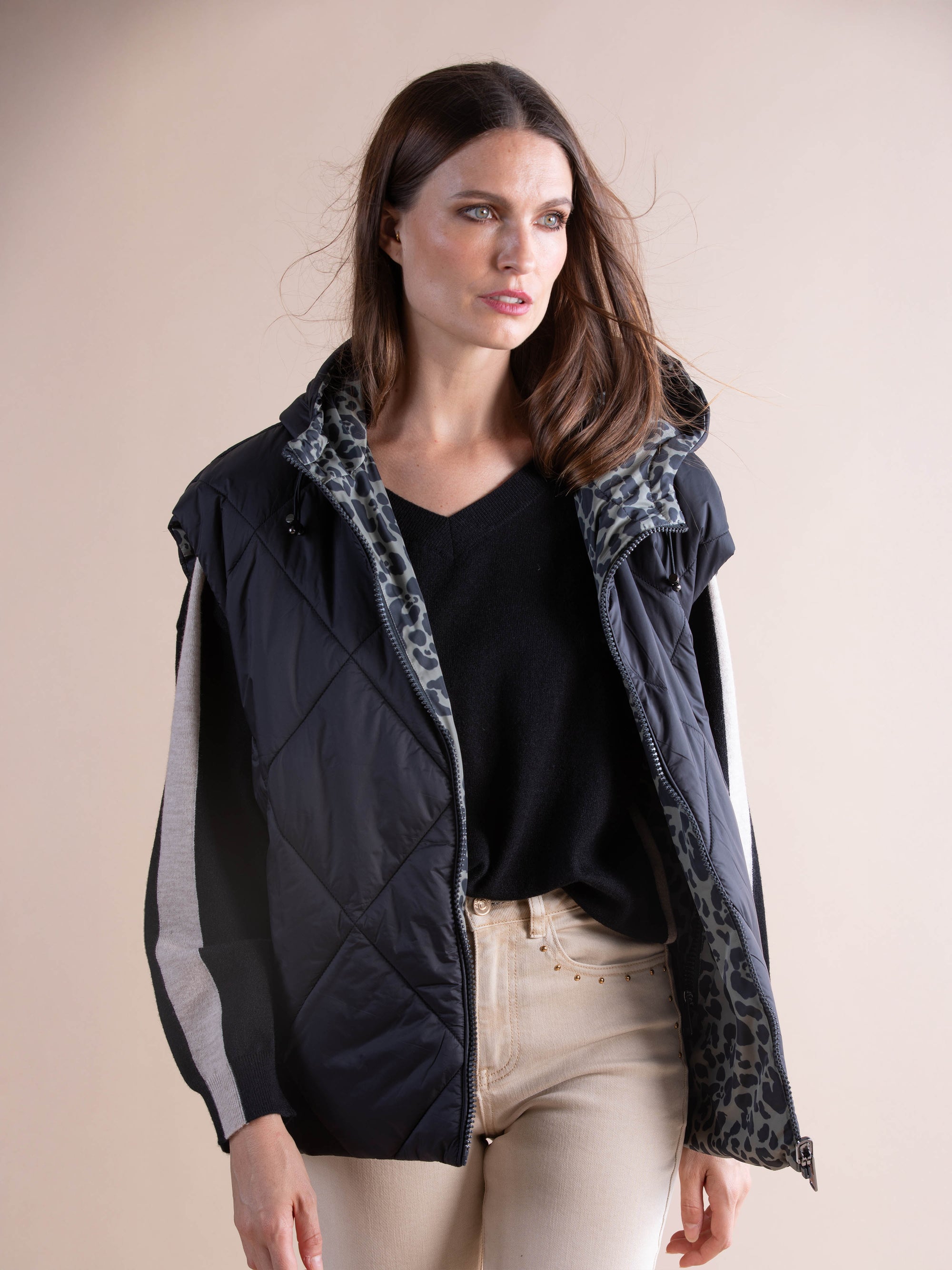 Printed Sleeveless Quilted Jacket
