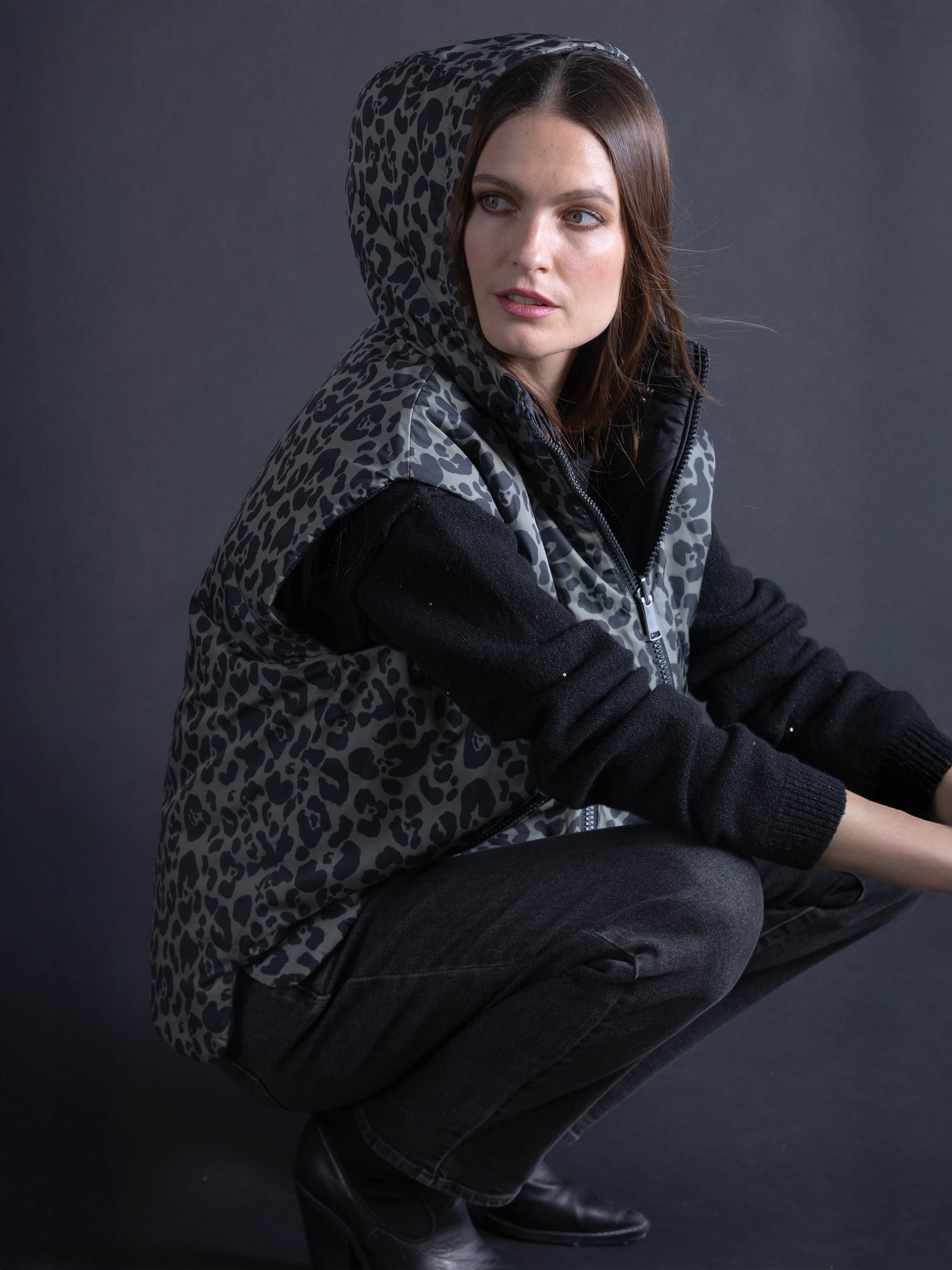 Printed Sleeveless Quilted Jacket