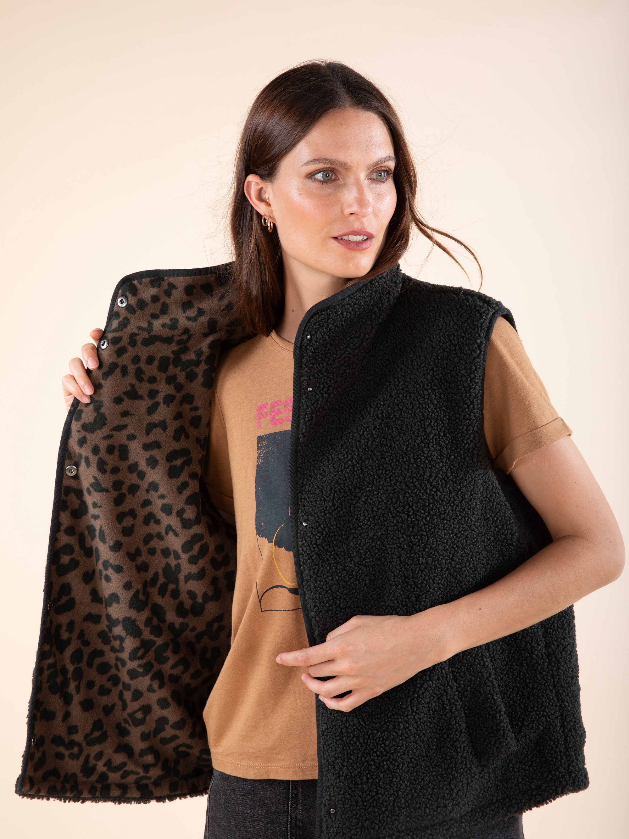 Reversible Leopard Gilet in Anthracite