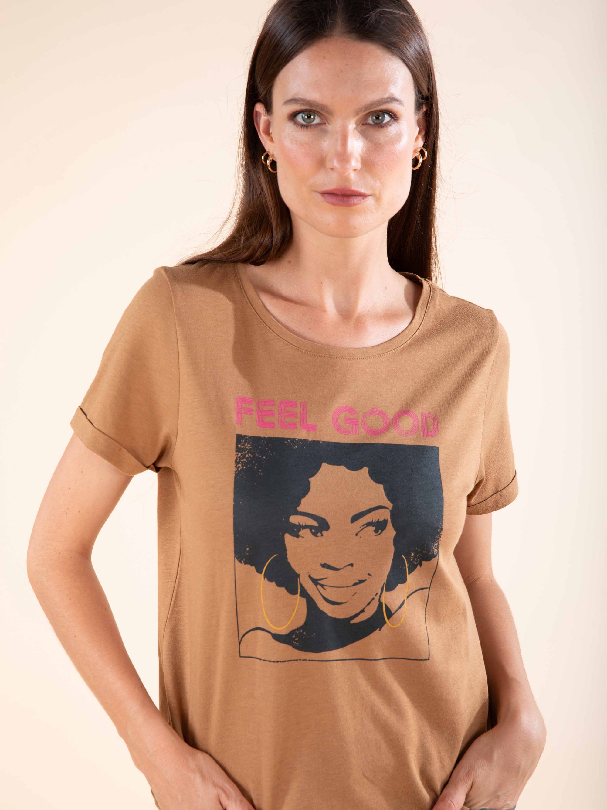 Feel Good T-Shirt in Hazlenut