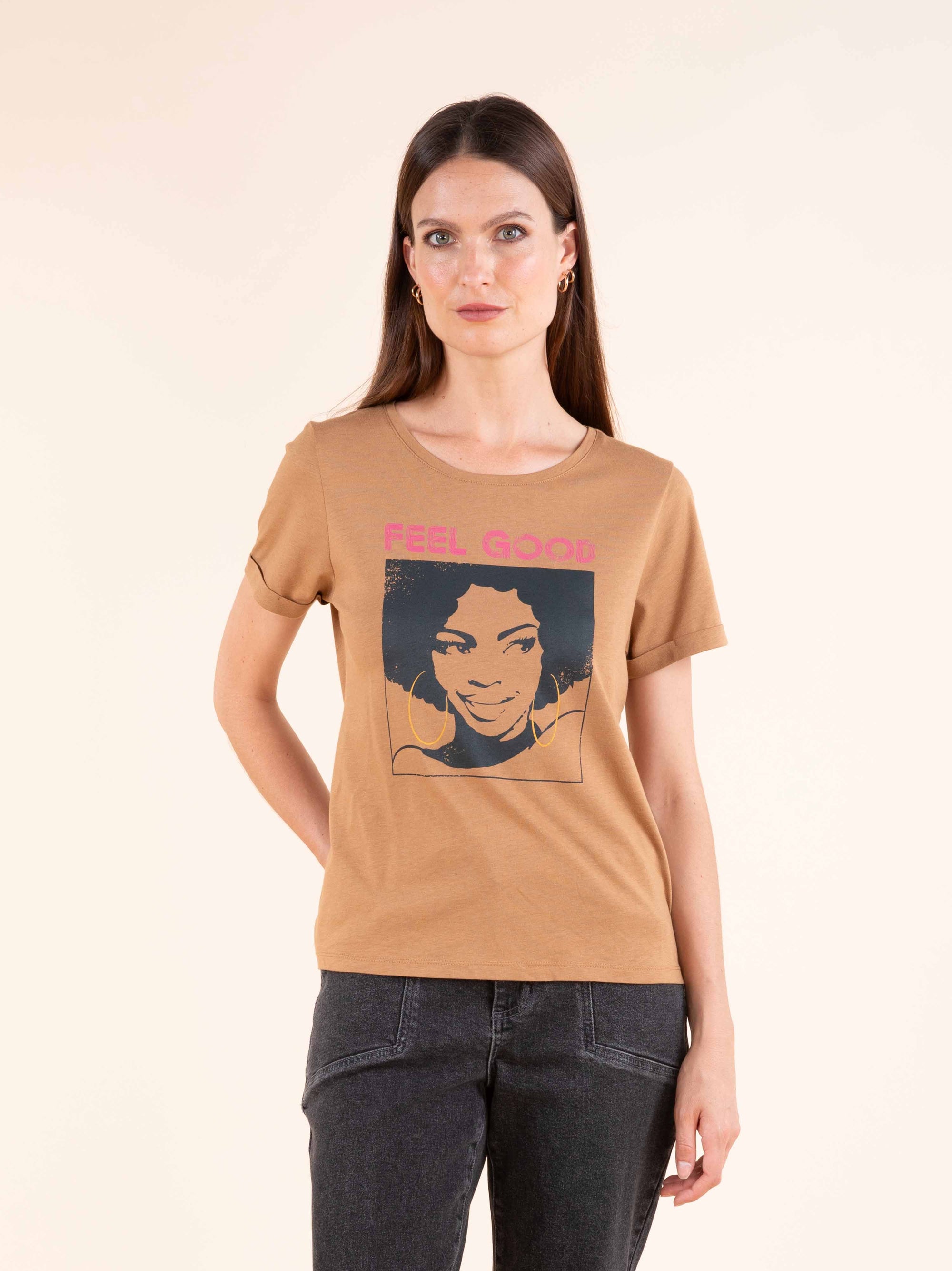 Feel Good T-Shirt in Hazlenut