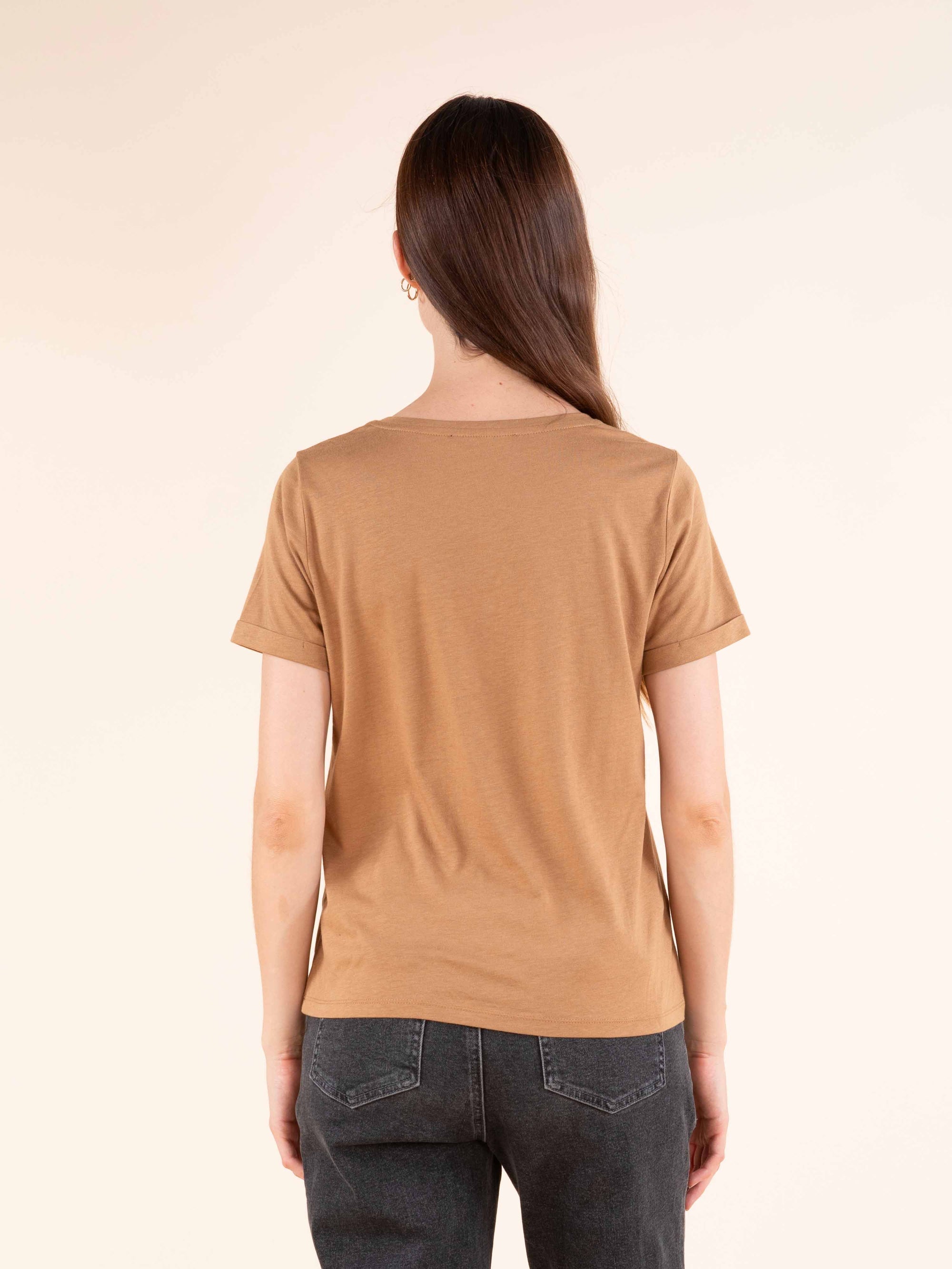 Feel Good T-Shirt in Hazlenut