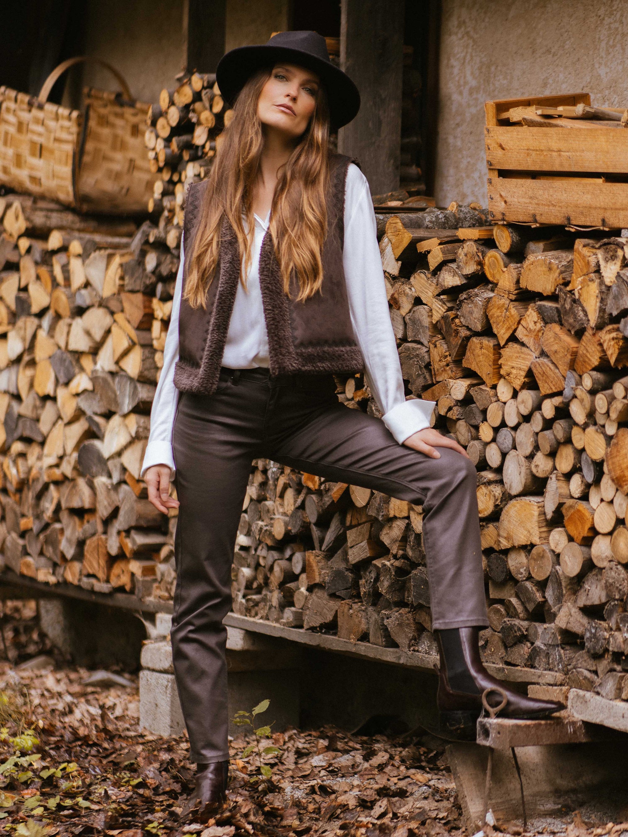 KATE Coated Trousers in Brown