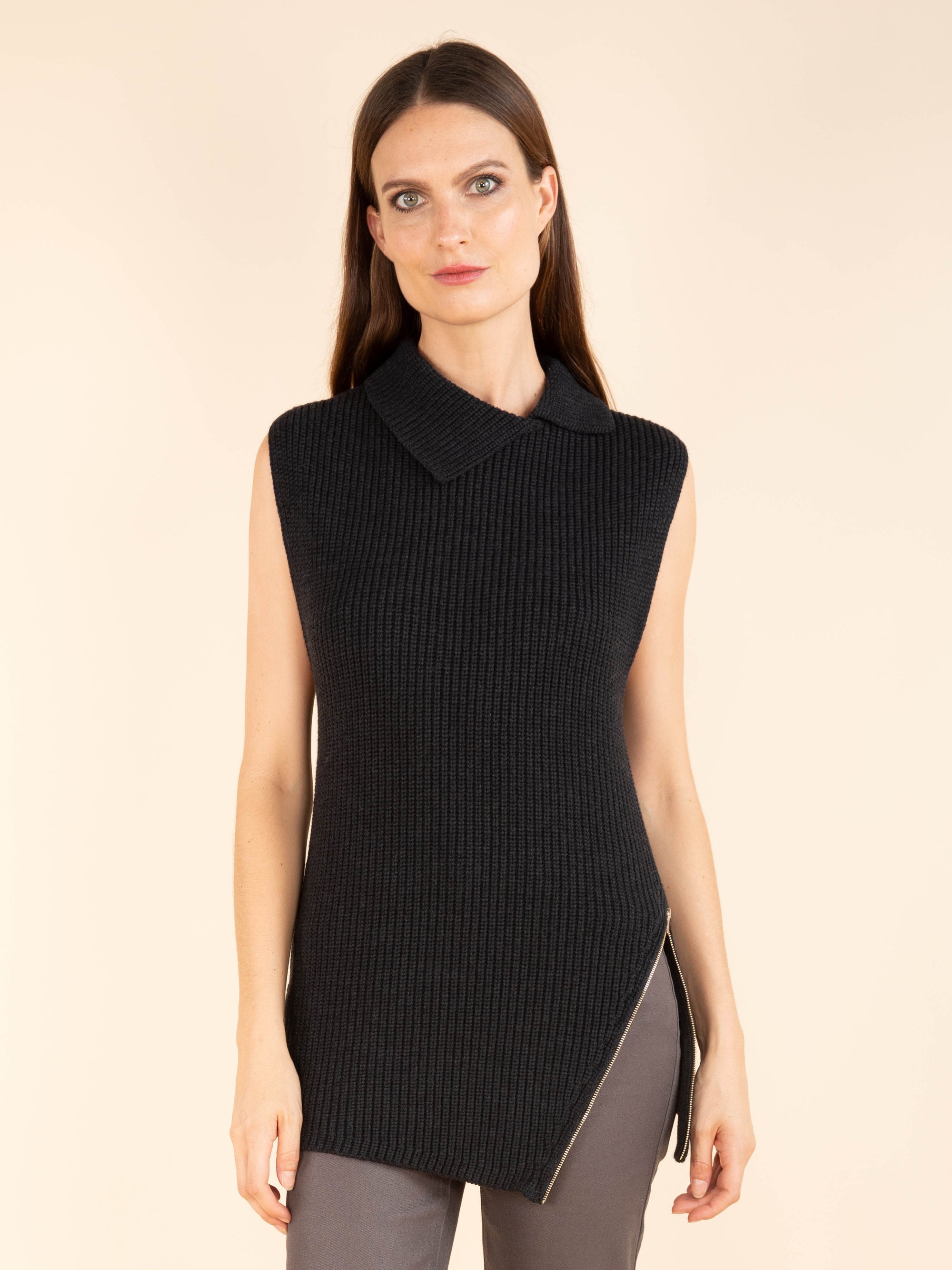 Sleeveless Zip-Up Jumper in Anthracite