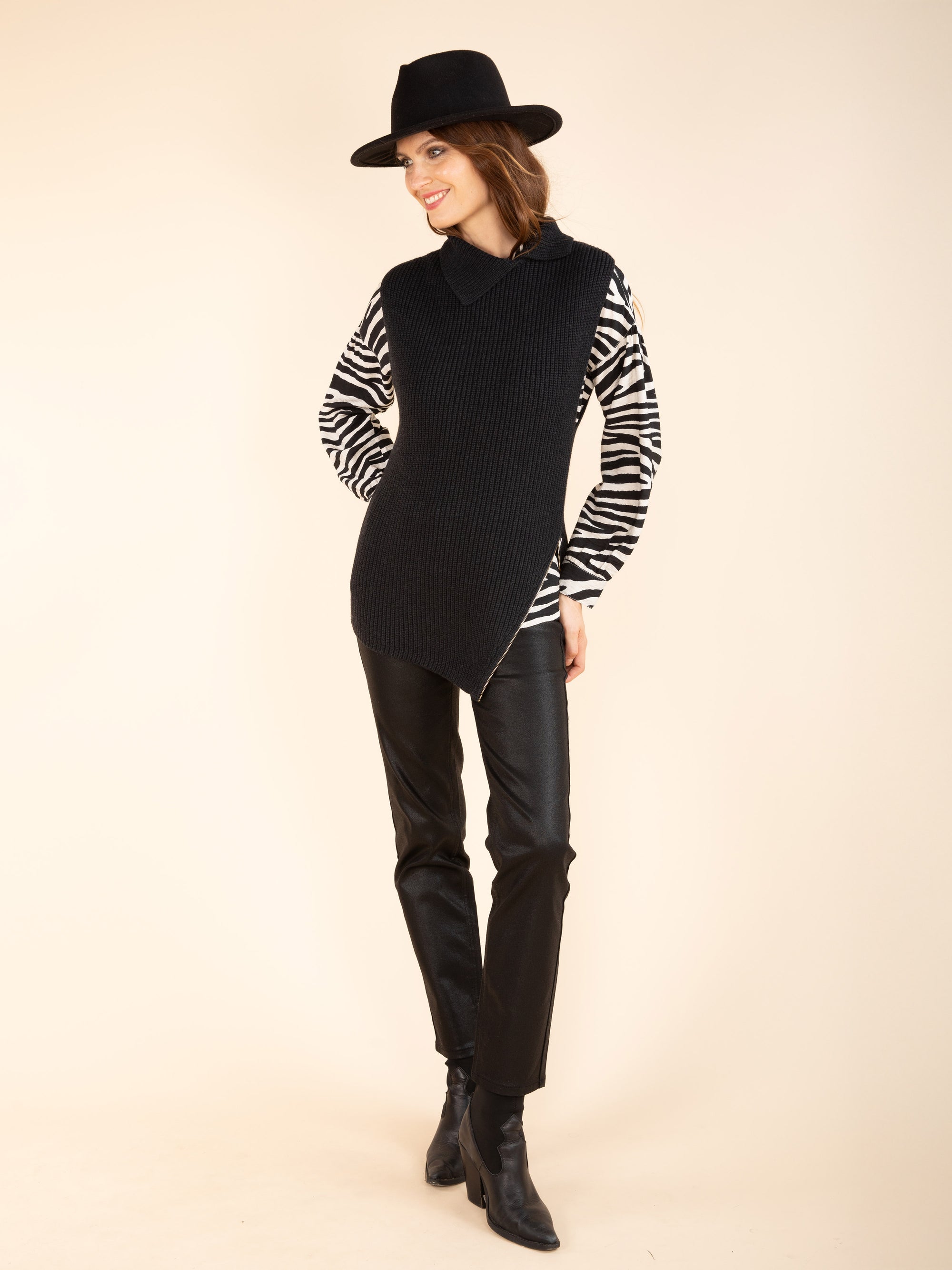 Sleeveless Zip-Up Jumper in Anthracite