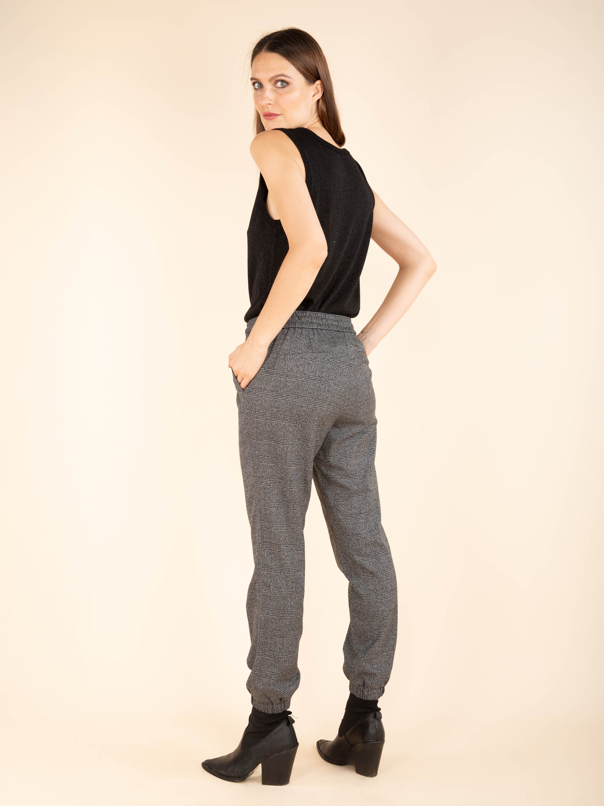 Sporty Chic Trousers in Grey