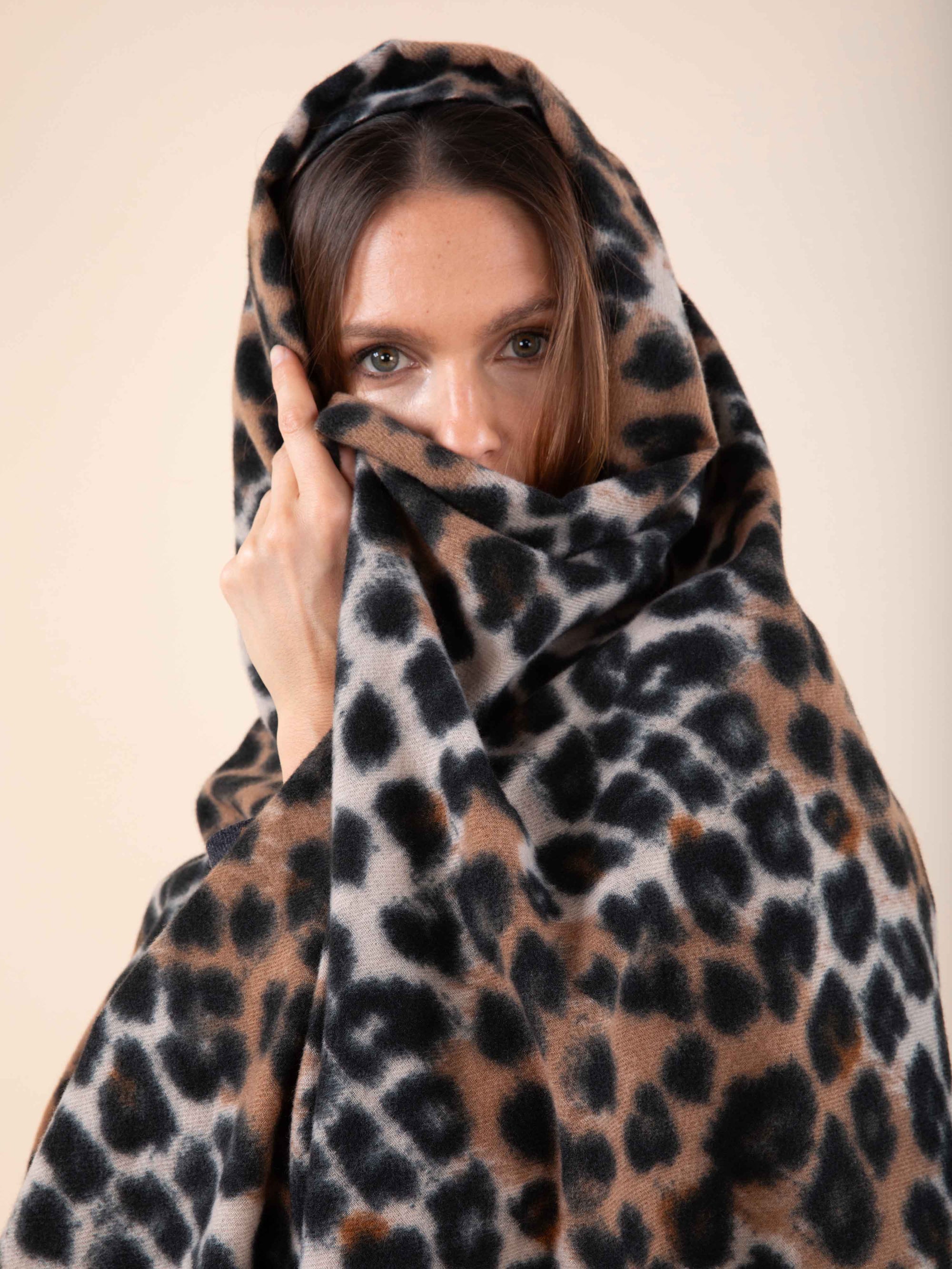PRE-ORDER FOR 11th DECEMBER DELIVERY Leopard Print Scarf