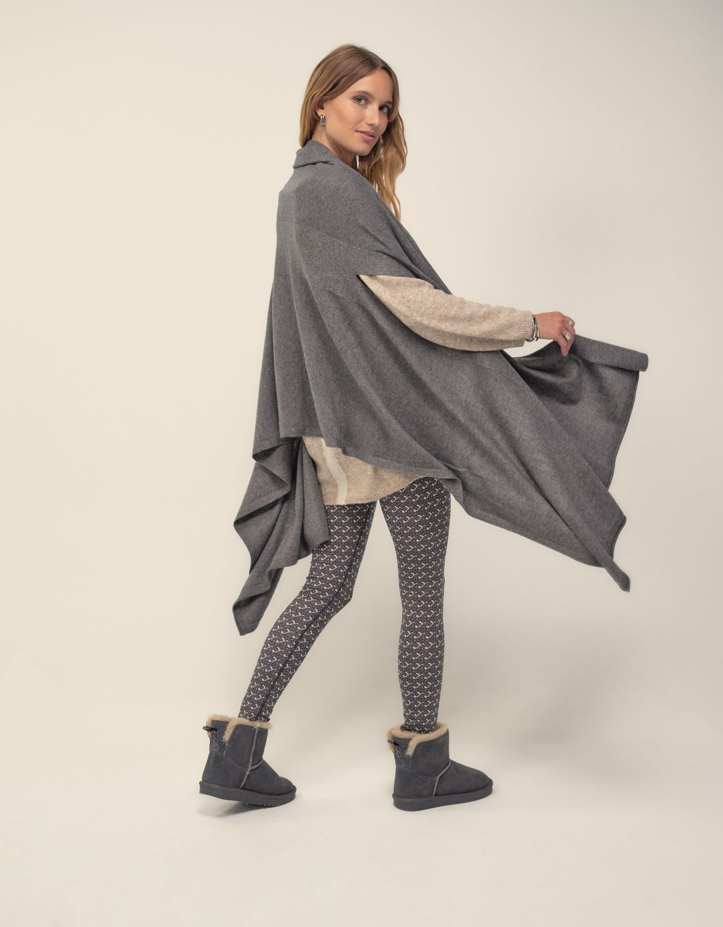 Cardigan Scarf in Anthracite