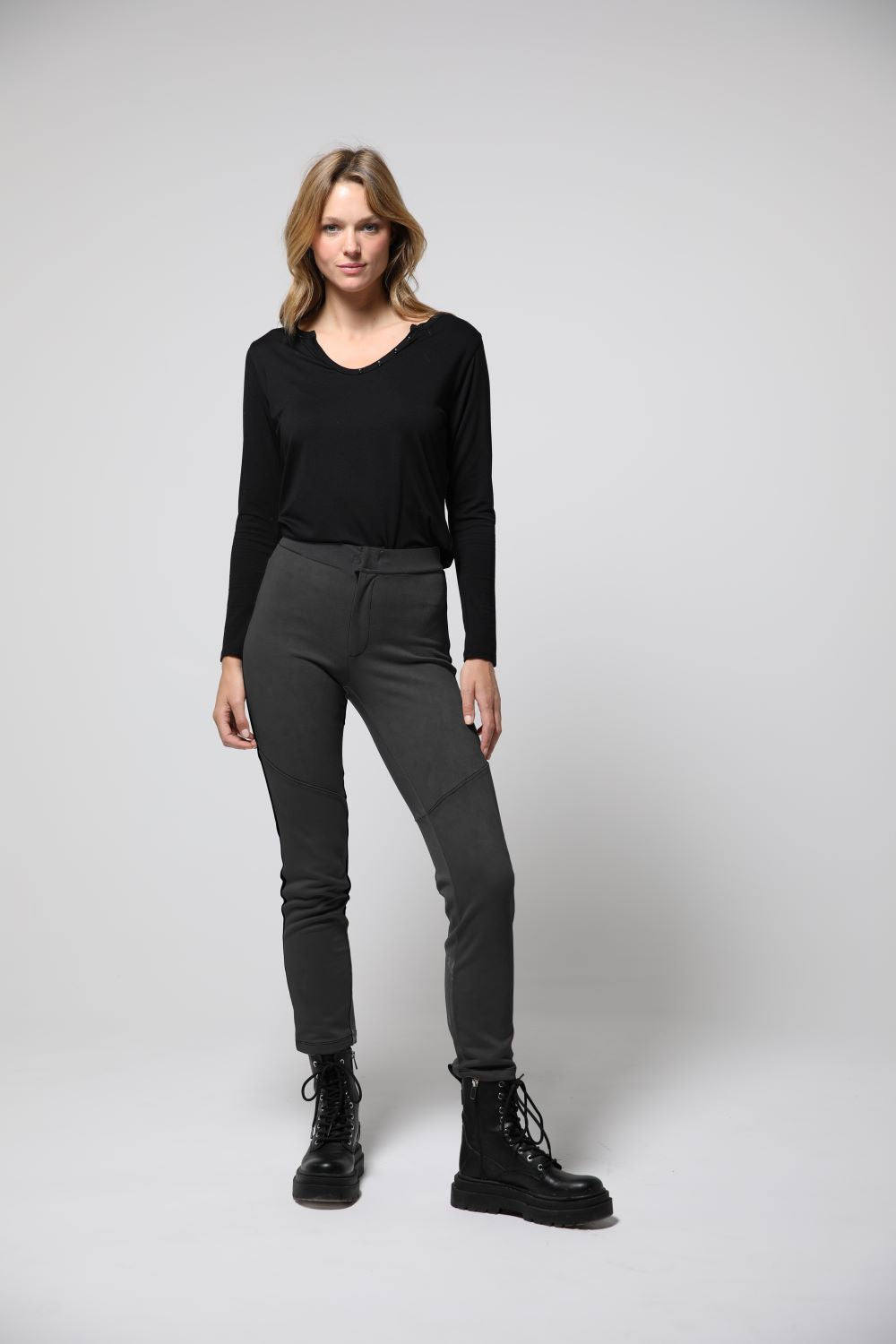Tapered Trousers in Carbon