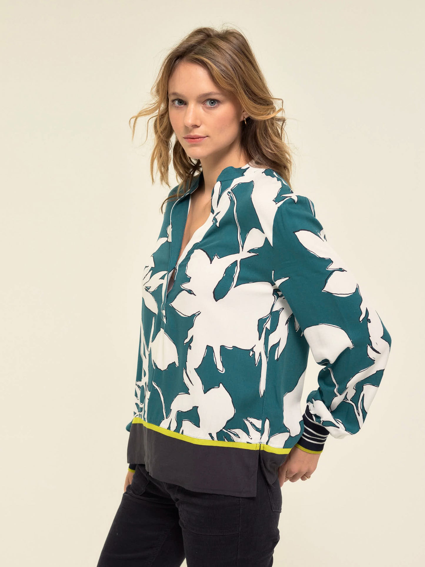Printed Blouse with Floaty Edge in Emerald