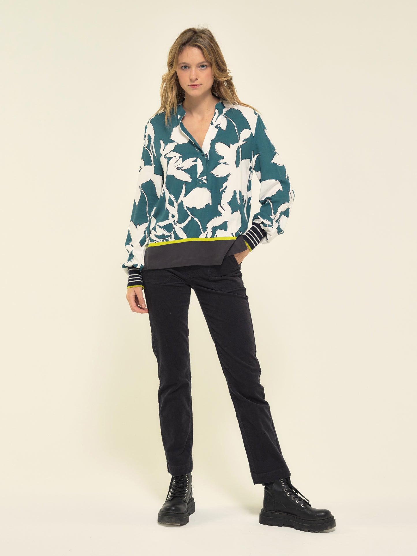 Printed Blouse with Floaty Edge in Emerald