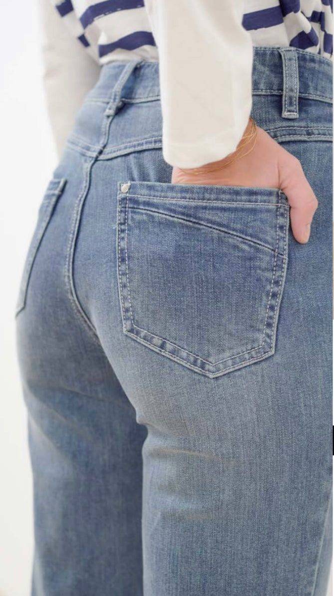 Juliette Mom Jeans Lighter Wash Denim