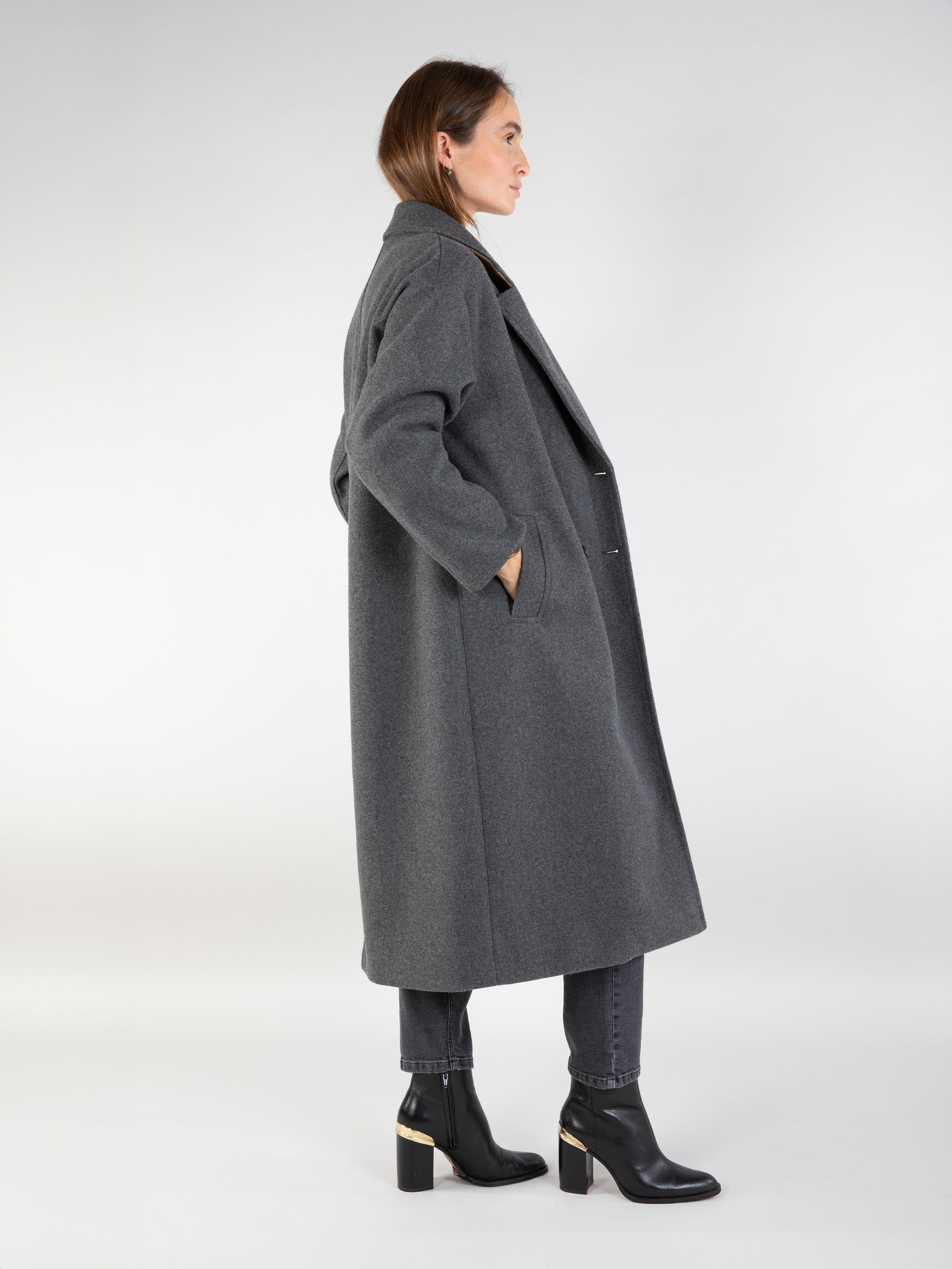 Long Double Breasted Coat in Grey T0