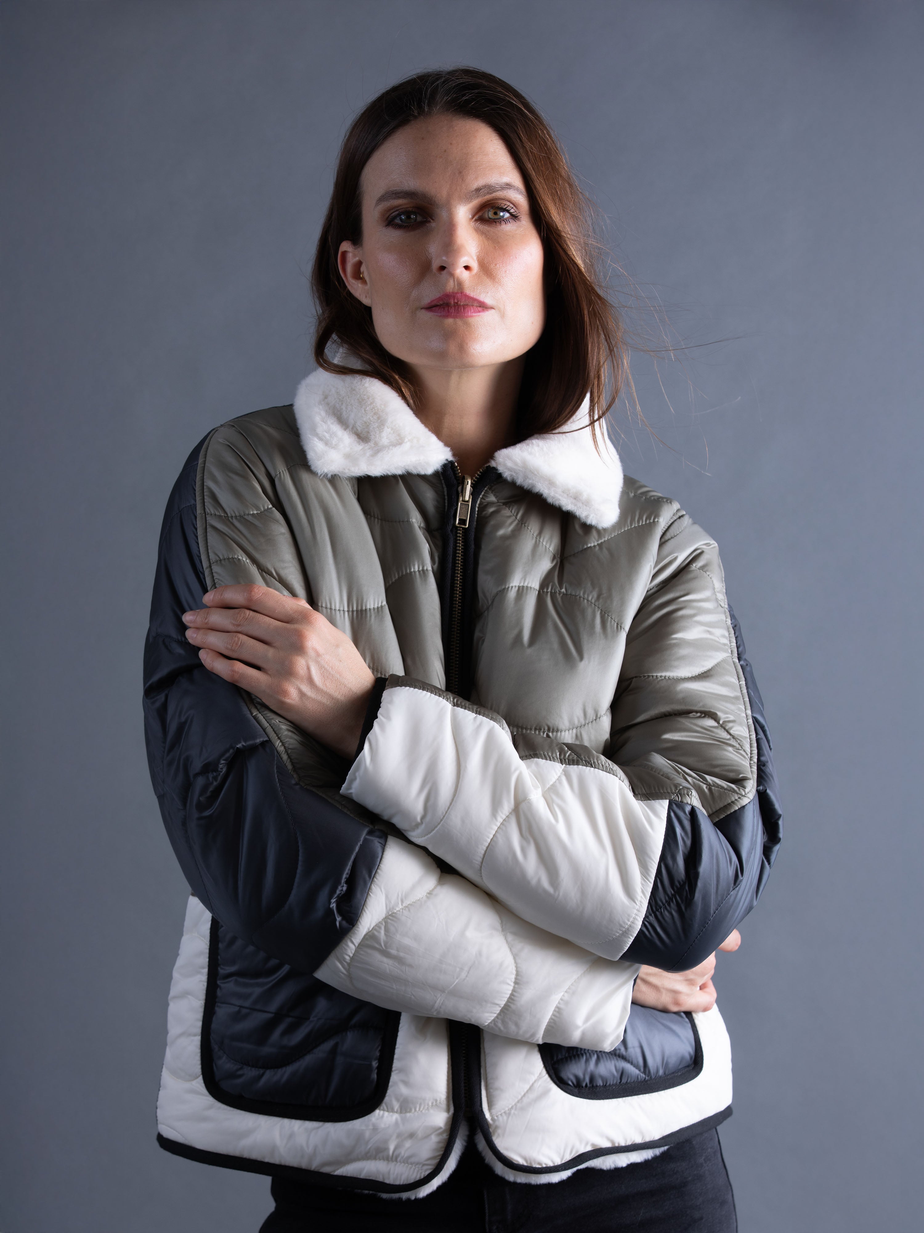 Reversible Quilted Jacket (One Side Imitation Fur). SIZE T0 – Tortue