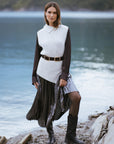 Sleeveless Zip-Up Jumper in Taupe