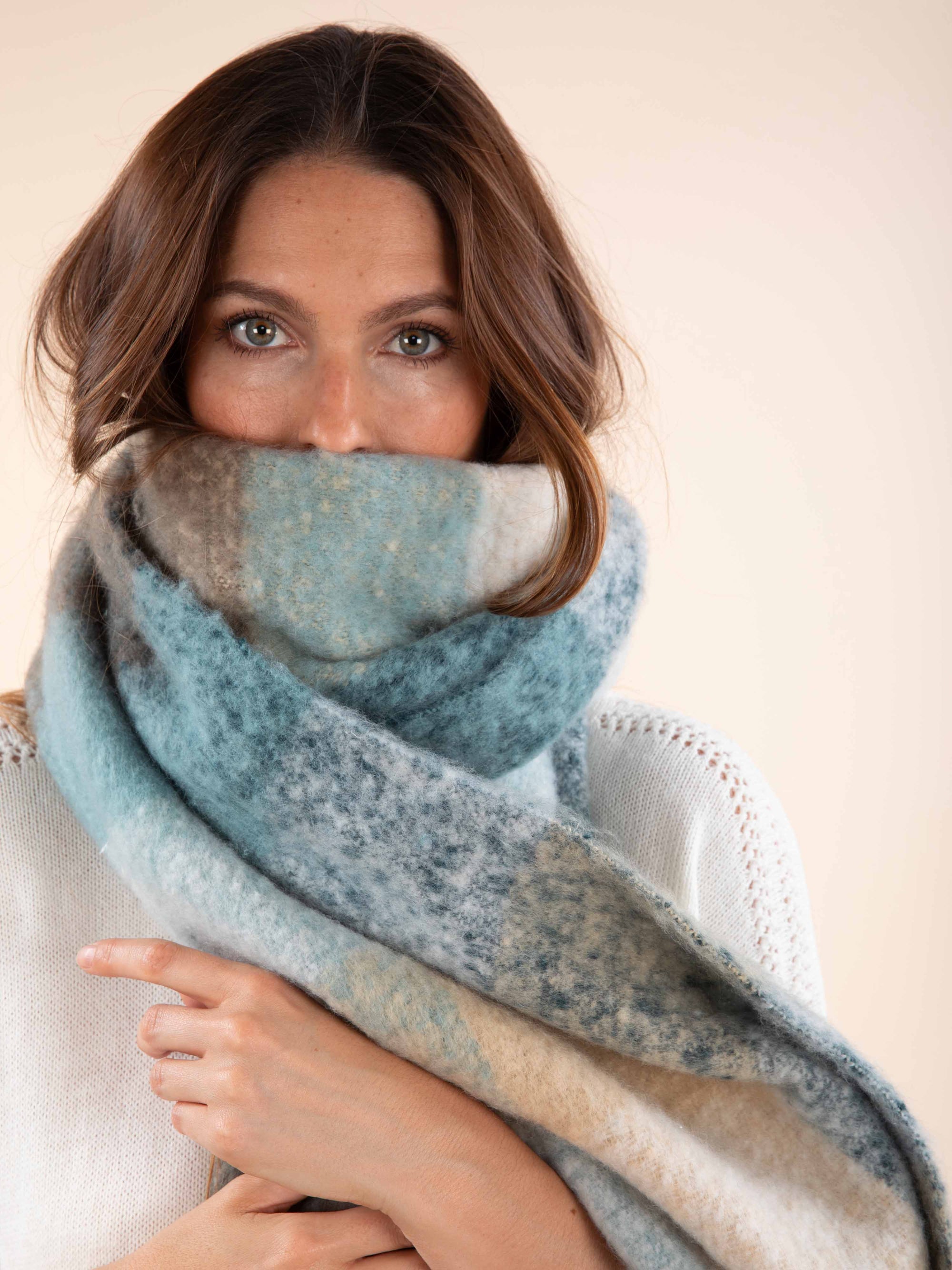 Checked Scarf in Turquoise