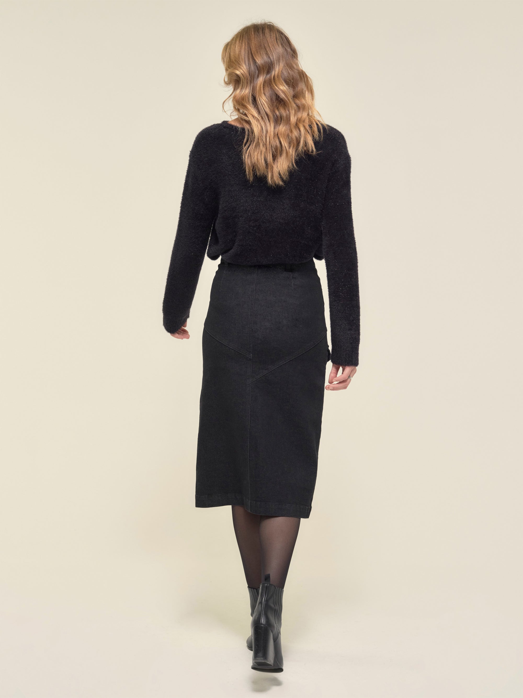 Denim Skirt in Black Size 8, 10, 16