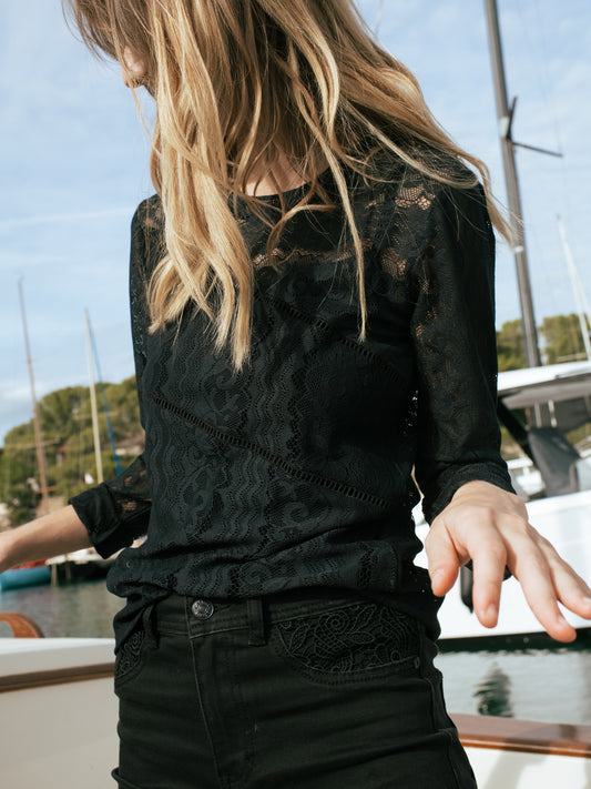 Long Sleeved Lace T-Shirt in Black