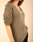 V-neck Jumper with Pockets in Khaki